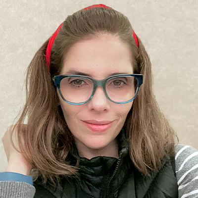 Foto de Bella Arruda na página sobre a agência Pólvora