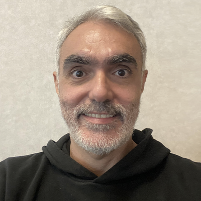 Foto de Jair Tavares na página sobre a agência Pólvora